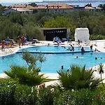 Club Cala Longa 4* Montauro