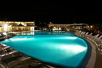 Club Cala Longa Otel 4*