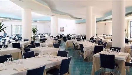 Club Cala Longa 4*